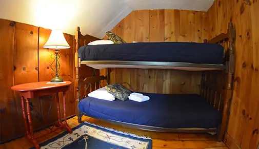 Over Bar Suite - Hyde Away Inn